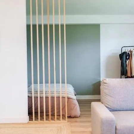 Serena - Quartier Calme - Haute Apartment *